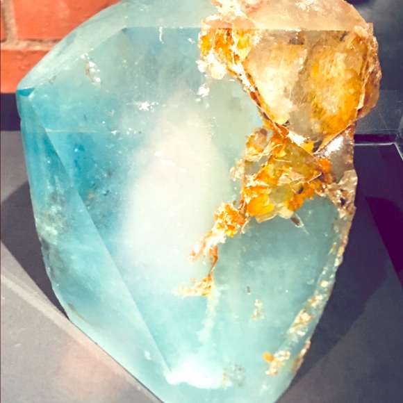 Topaz - Picture 2 of 2